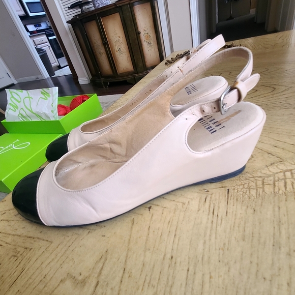 Stuart Weitzman cap toe sling backs - Picture 3 of 4